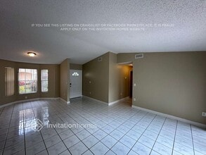 10111 NW 57th Terrace in Doral, FL - Building Photo - Building Photo