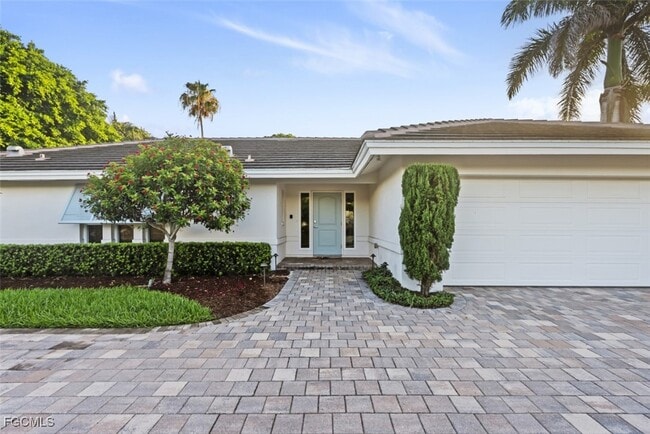 property at 635 Fountainhead Ln