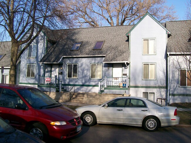 140 Mackubin St in St. Paul, MN - Foto de edificio - Building Photo