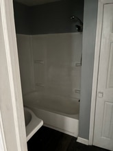 7919 Lake Ave in Cleveland, OH - Building Photo - Building Photo