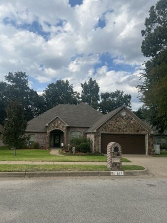 617 Huntwick Ln in Tyler, TX - Foto de edificio