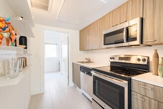 740 Meridian Ave in Miami Beach, FL - Building Photo - Building Photo