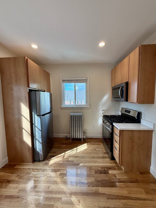 124 Chestnut St, Unit 002R in Lynn, MA - Building Photo - Building Photo