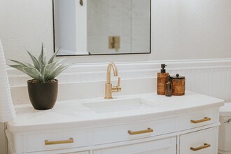 1709 Chester Valley Ct in Clemmons, NC - Foto de edificio - Building Photo