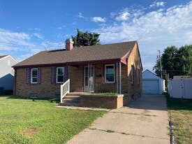 118 Ringland Rd in Hastings, NE - Building Photo