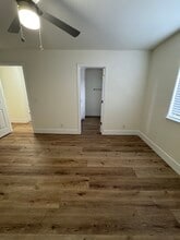 1024 Michelle Ct in Hanford, CA - Building Photo - Building Photo