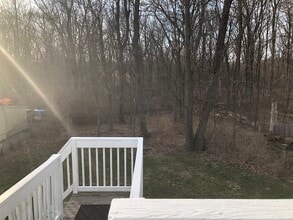 1284 Slater Rd, Unit 2 in New Britain, CT - Foto de edificio - Building Photo