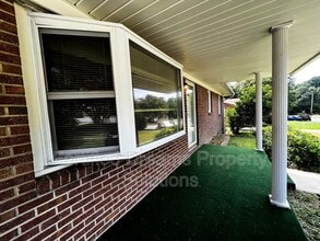 1908 Rayston Dr in Greensboro, NC - Building Photo - Building Photo