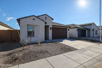 7905 N 80th Ave in Glendale, AZ - Building Photo - Building Photo