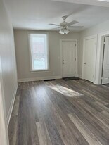 813 W Saint James St in Peoria, IL - Building Photo