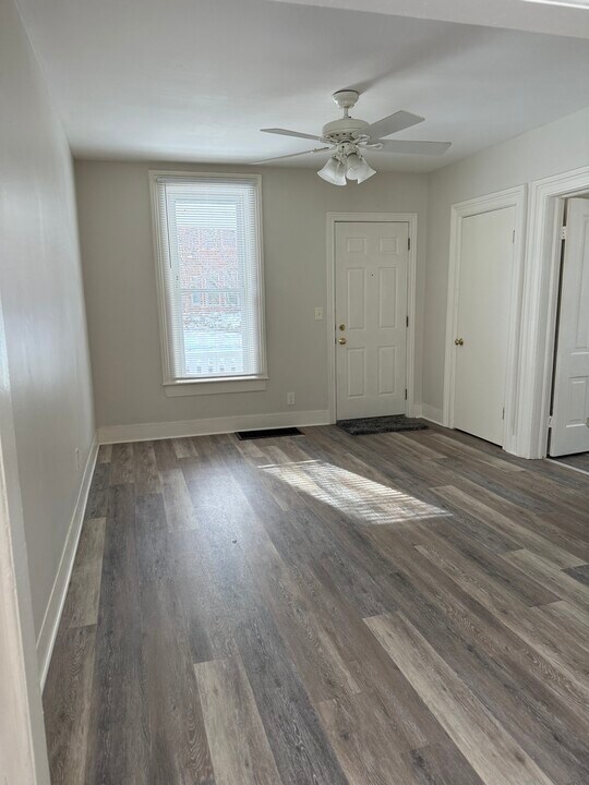 813 W Saint James St in Peoria, IL - Foto de edificio