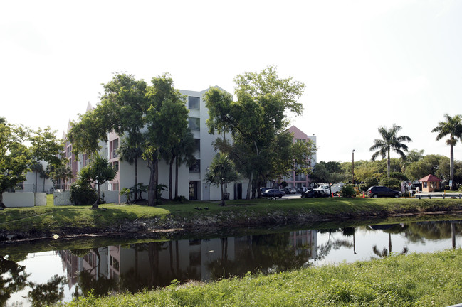 Blue Riviera in Miami, FL - Foto de edificio - Building Photo