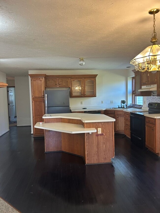 8391 Lanmark Dr in Mentor, OH - Building Photo - Building Photo