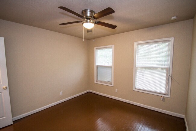 930 Poinsettia St-Unit -1 in San Antonio, TX - Building Photo - Building Photo