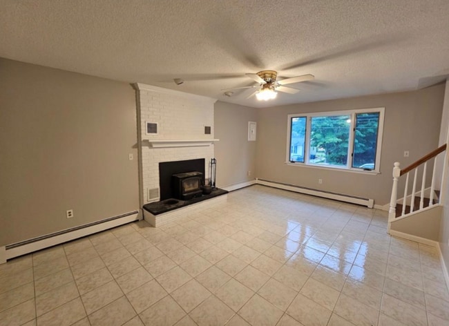 35 Evers St in Bridgeport, CT - Foto de edificio - Building Photo