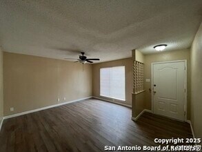 2014 Anchor Dr in San Antonio, TX - Foto de edificio - Building Photo