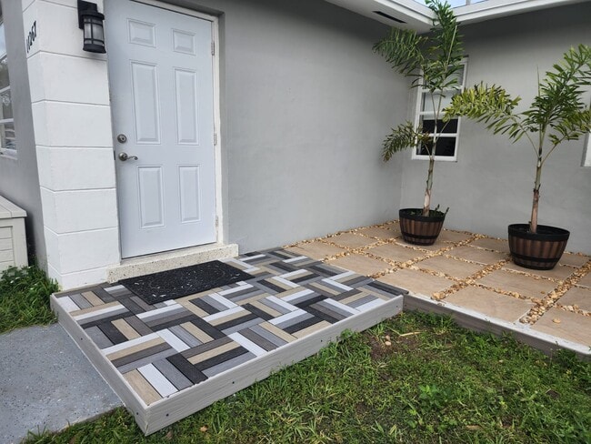 11267 SW 7th St in Miami, FL - Building Photo - Building Photo