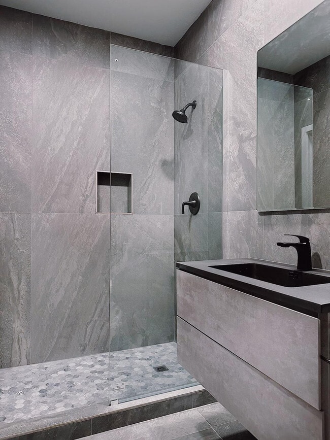 854 W 13th Ave in Anchorage, AK - Building Photo - Building Photo