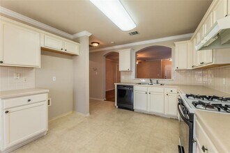 2051 Buckley Ln in Round Rock, TX - Building Photo - Building Photo
