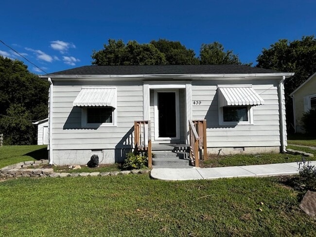 property at 439 Crest Dr SW