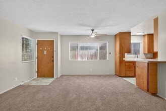 1030 Grand Ave in Long Beach, CA - Building Photo - Building Photo