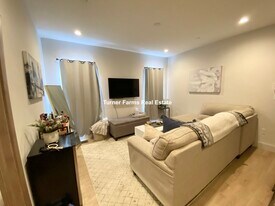 118 Buttonwood St, Unit 1 in Boston, MA - Building Photo