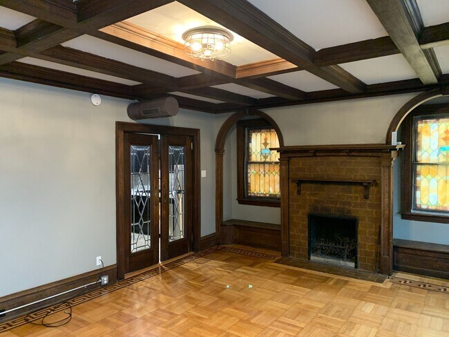 827 S Braddock Ave-Unit -Apt. #2 in Pittsburgh, PA - Building Photo - Building Photo