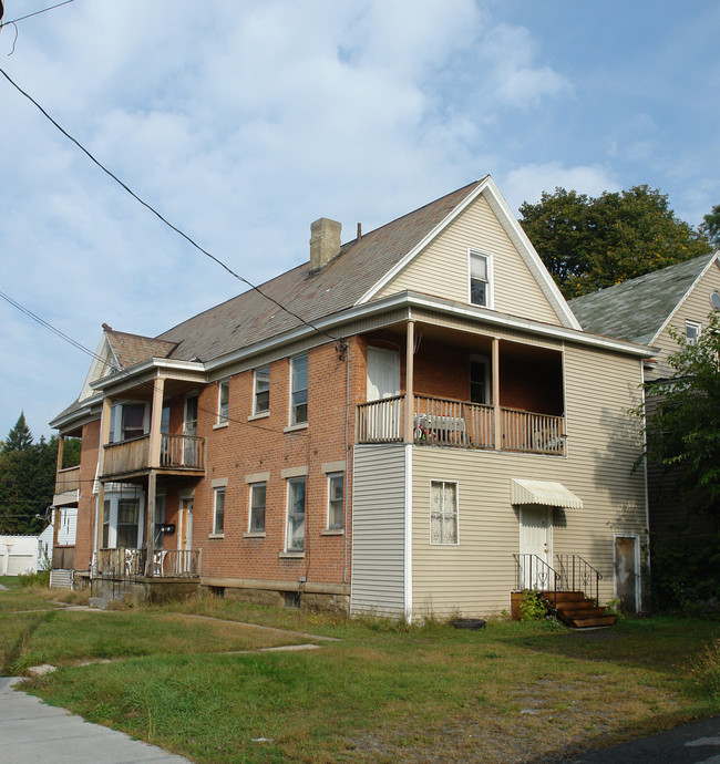 796 Francis Ave in Schenectady, NY - Foto de edificio - Building Photo