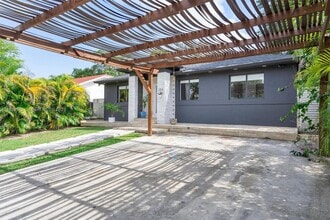 266 NE 117th St in Miami, FL - Building Photo - Building Photo