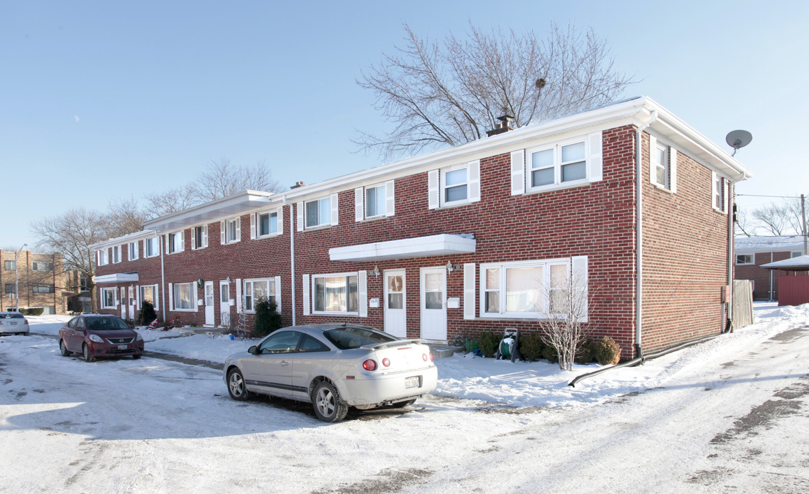 1164-1170 N Boxwood Dr in Mount Prospect, IL - Building Photo