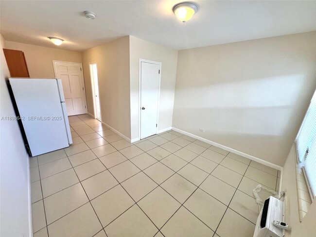 700 NE 85th St in Miami, FL - Building Photo - Building Photo