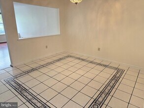 43 Honey Locust Ln in Newtown, PA - Building Photo - Building Photo