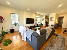 14 Selkirk Rd, Unit 2 in Boston, MA - Building Photo