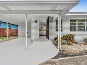 99 18th Ave S in Lake Worth Beach, FL - Building Photo - Building Photo
