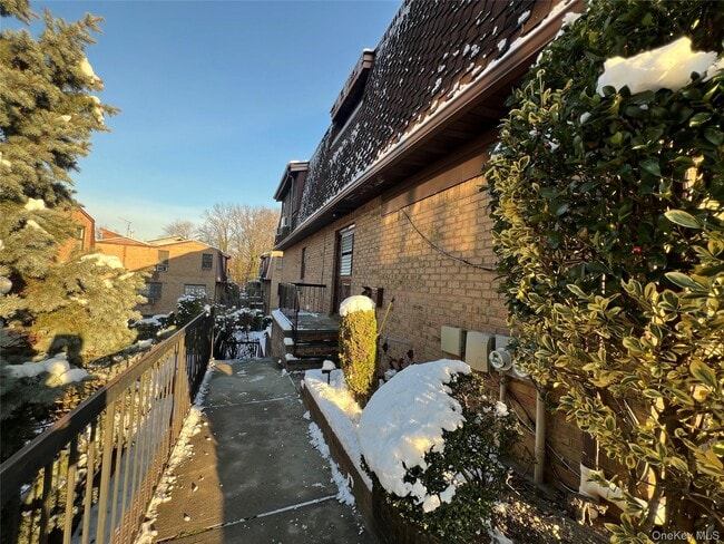 61-19 232nd St in Queens, NY - Building Photo - Building Photo