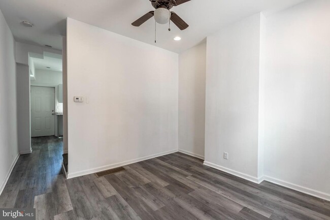 2695 Collins St in Philadelphia, PA - Building Photo - Building Photo