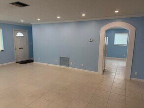 124 SW 9th St in Boynton Beach, FL - Building Photo - Building Photo