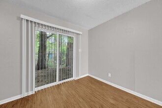 682 Hobbs Dr in Memphis, TN - Foto de edificio - Building Photo