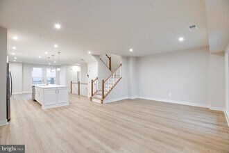 4357 Black Tulip Wy in Chantilly, VA - Building Photo - Building Photo