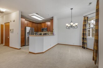 2305 Aurora Dr in Pingree Grove, IL - Building Photo - Building Photo