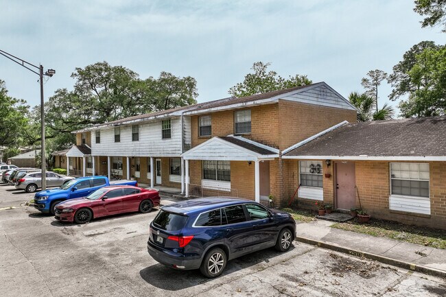 Clearview Townhouses in Jacksonville, FL - Building Photo - Building Photo