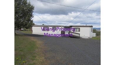 2739 SE Bonnie Rd in Prineville, OR - Building Photo - Building Photo