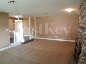 916 Niblick Dr in Las Vegas, NV - Building Photo - Building Photo