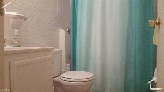 212 Hemenway St-Unit -Apt 2D in Boston, MA - Foto de edificio - Building Photo