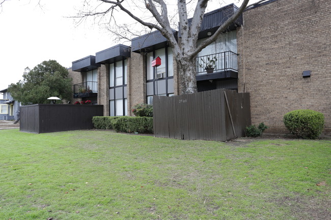 Esperanza Sober Living Apartments in Dallas, TX - Foto de edificio - Building Photo