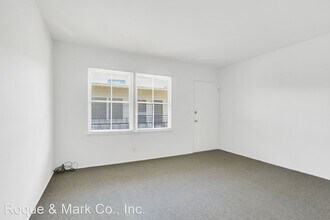 10908 Santa Monica Blvd in Los Angeles, CA - Building Photo - Building Photo