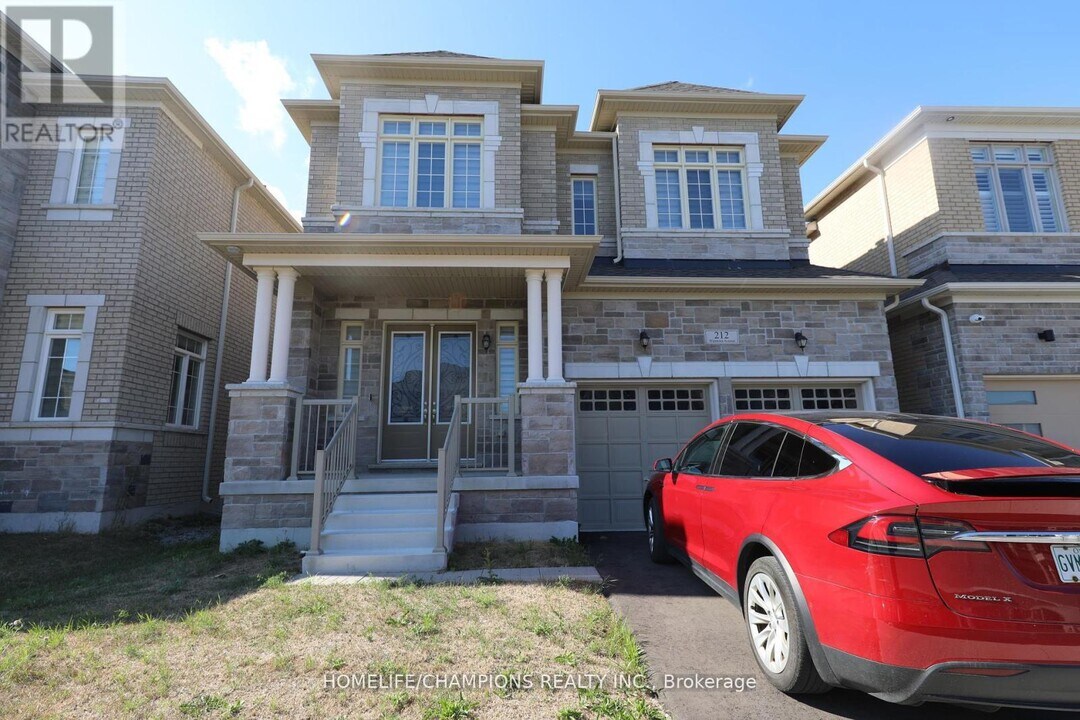 212 Wesmina Ave in Whitchurch-Stouffville, ON - Building Photo