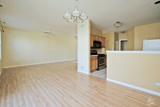 2806 Falling Waters Ln in Lindenhurst, IL - Building Photo - Building Photo