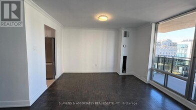 7 Jackes Ave in Toronto, ON - Building Photo - Building Photo