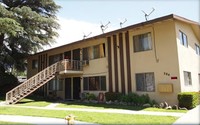 284 Garnet Way in Upland, CA - Foto de edificio - Building Photo